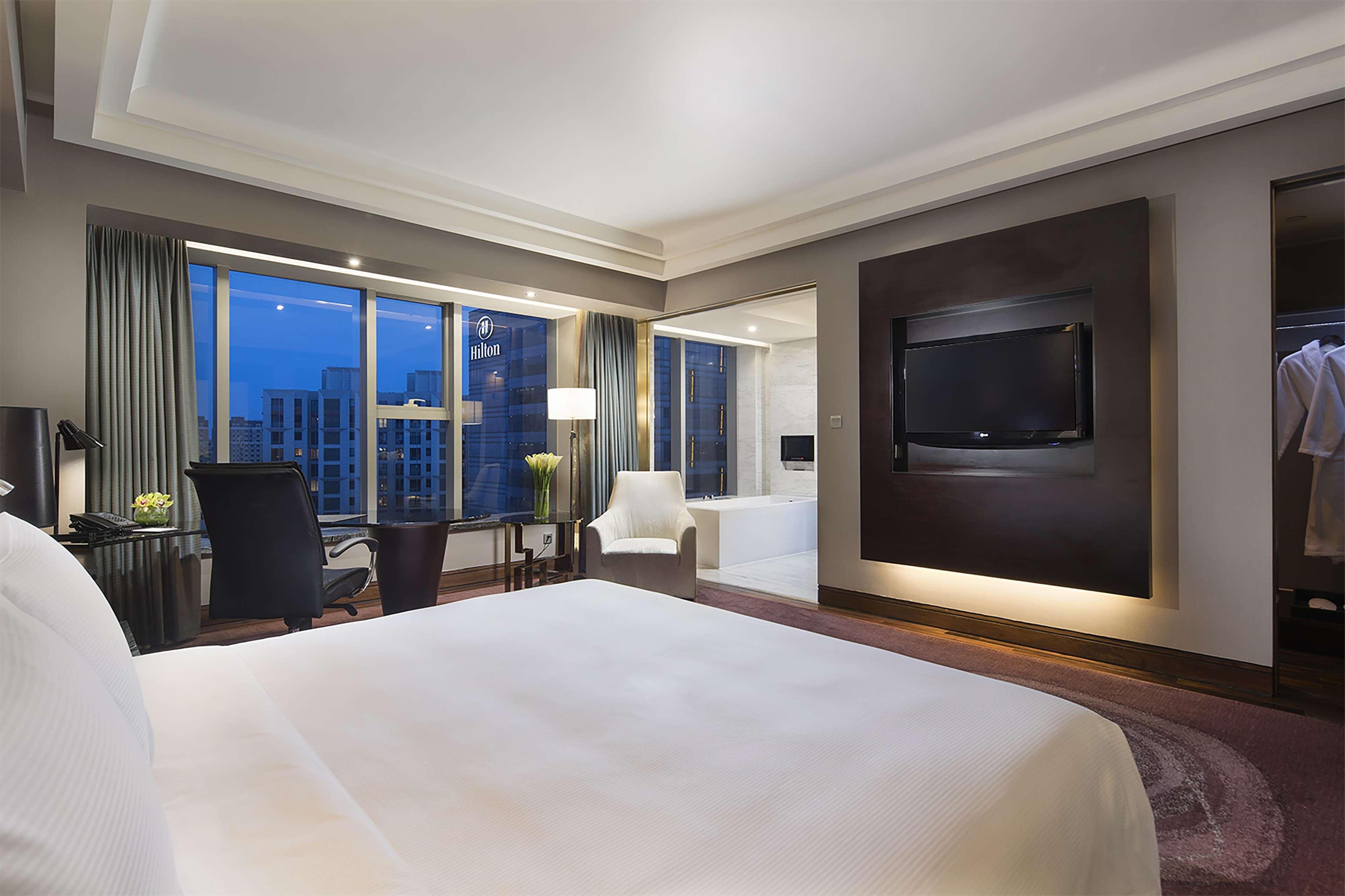 Hilton Shanghai Hongqiao Exterior photo