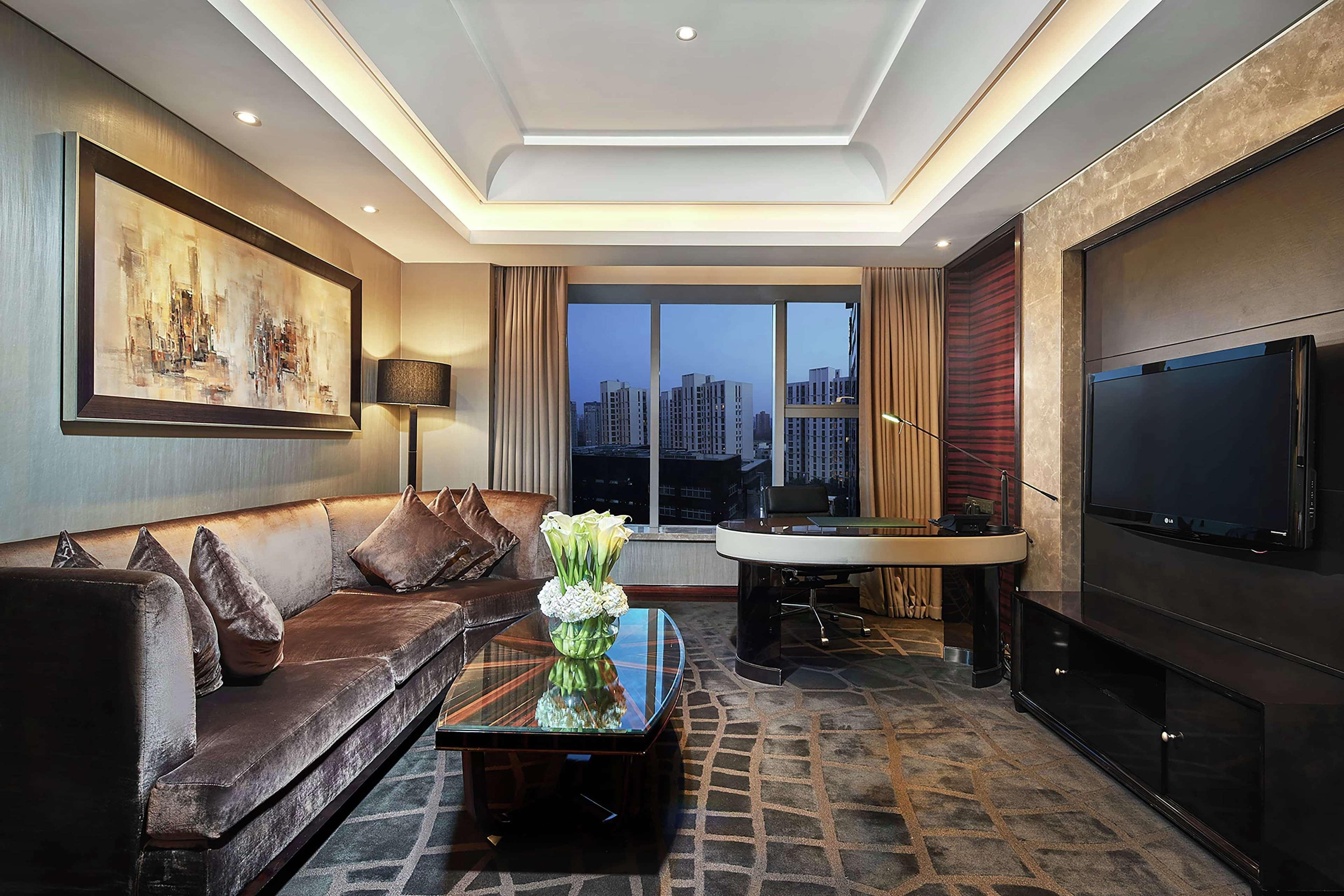 Hilton Shanghai Hongqiao Exterior photo
