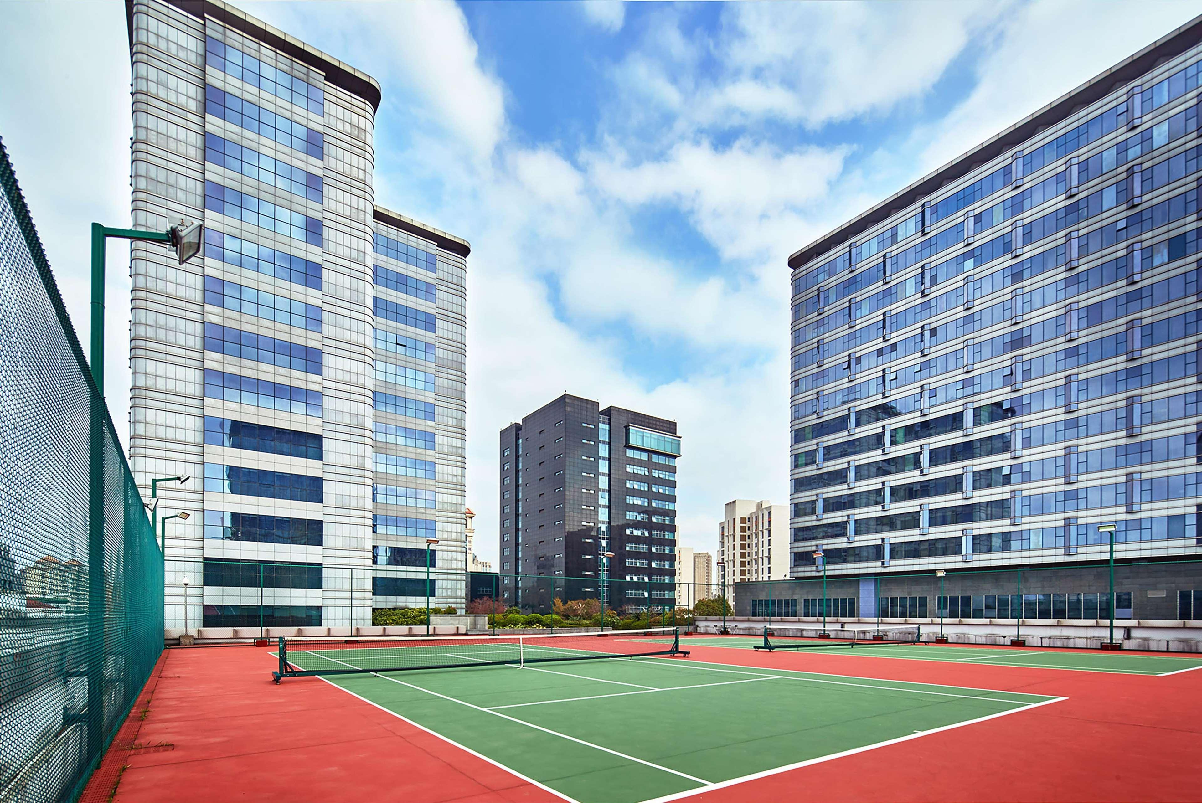 Hilton Shanghai Hongqiao Exterior photo