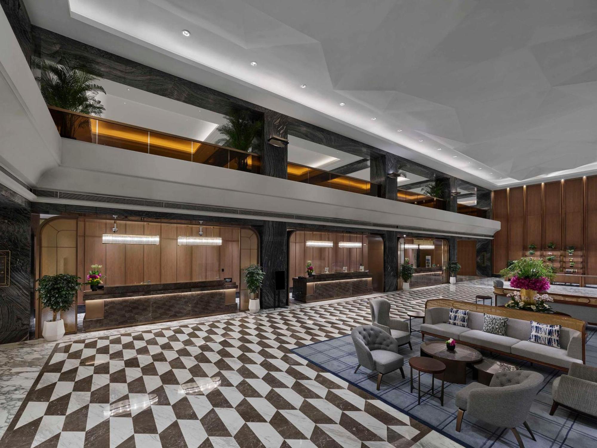 Hilton Shanghai Hongqiao Exterior photo
